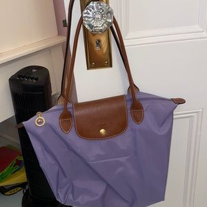 Pristine condition lilac Longchamp Le Pliage